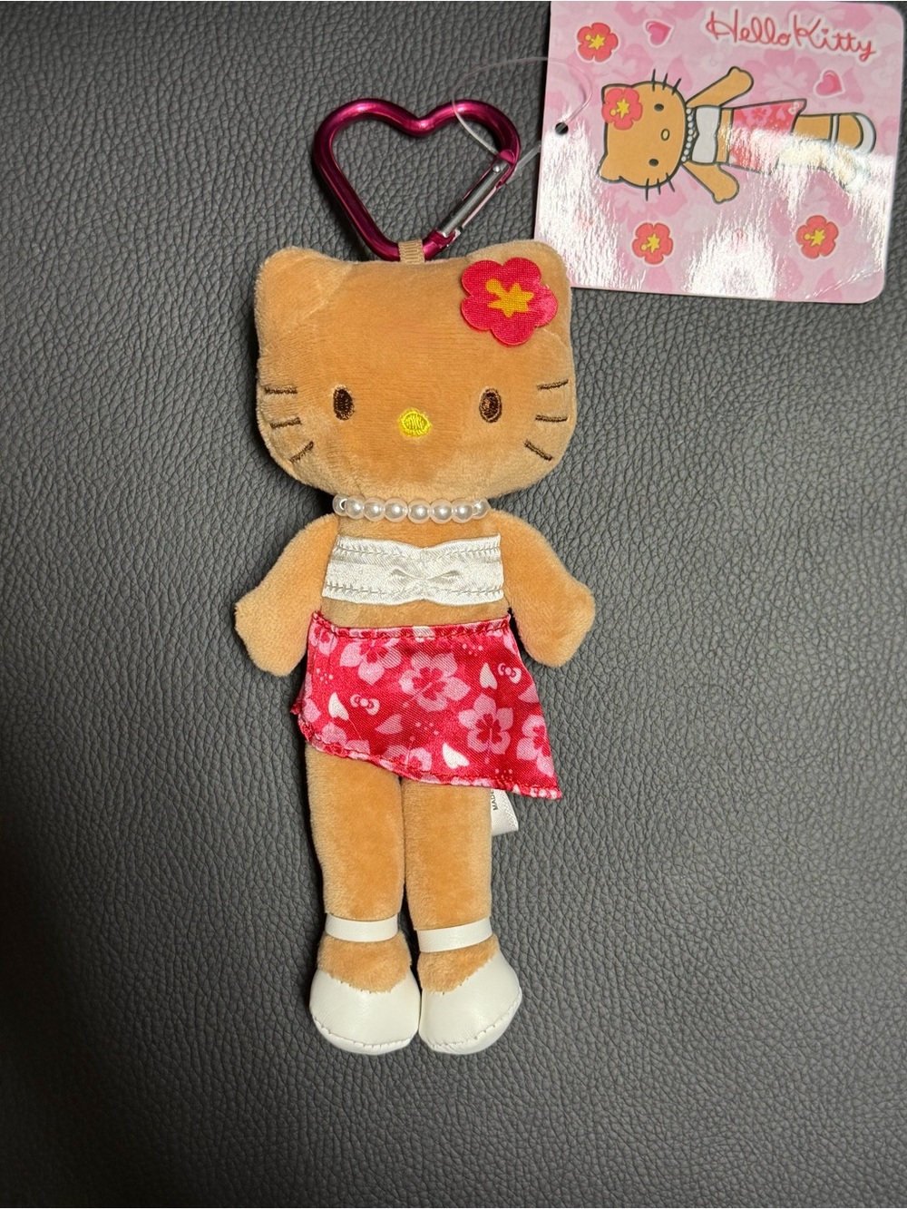 Long Leg Tan Hawaiian Hello Kitty keychain